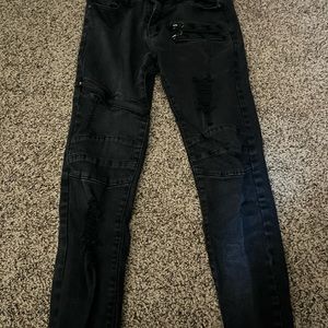 Black skinny jeans
